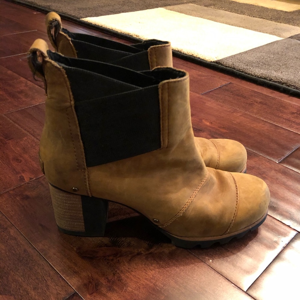 SOREL Addington Chelsea waterproof boot